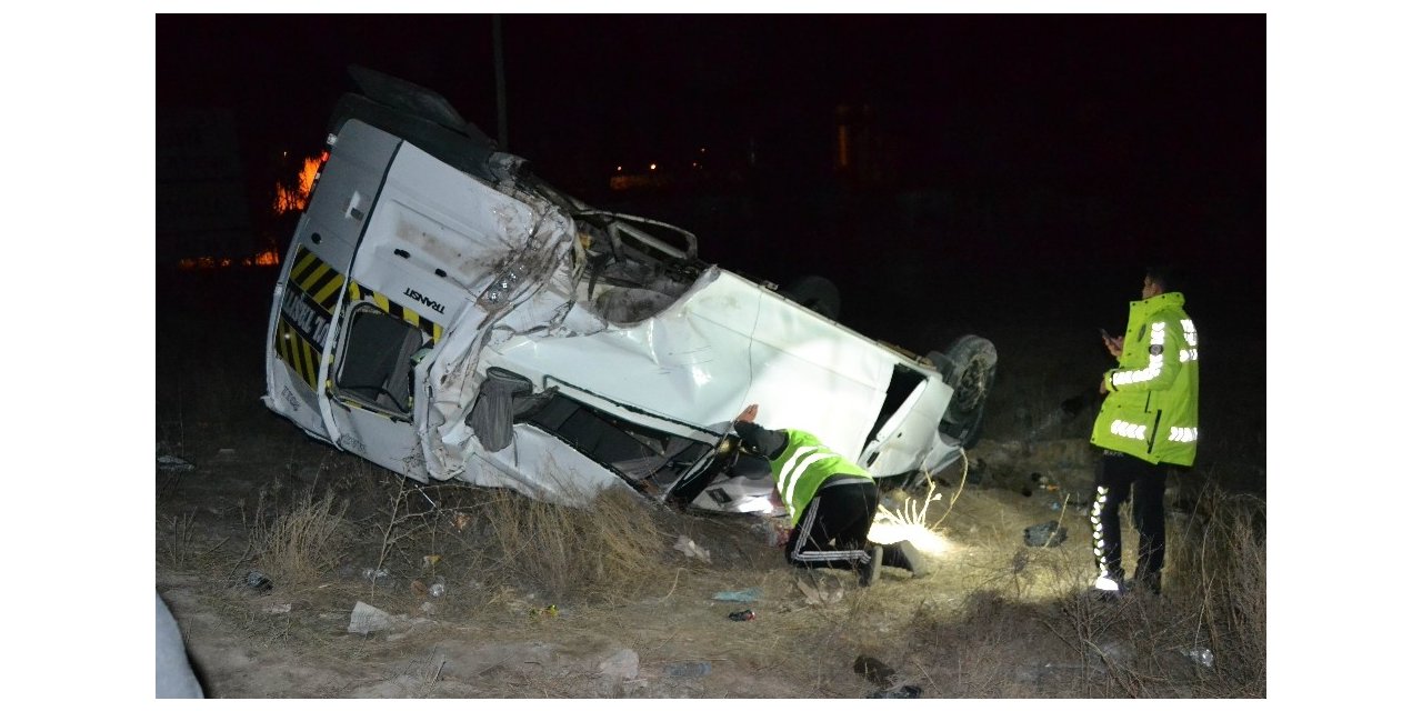 Konya’da otomobil ile minibüs çarptı: 4 yaralı