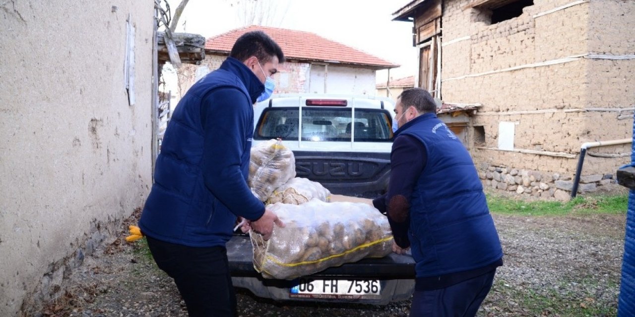 Kahramankazan Belediyesi patates üreticisinin imdadına yetişti