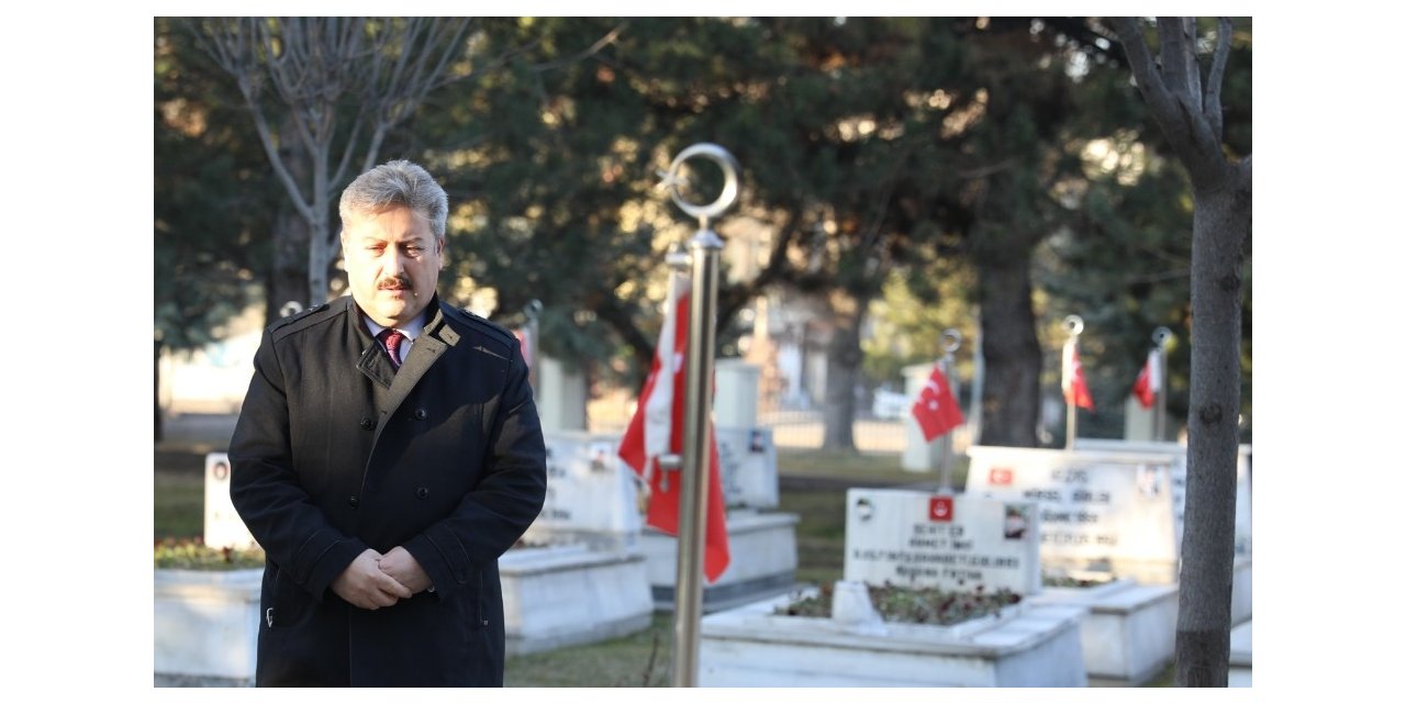 Başkan Palancıoğlu, Cuma sabahı Kartal Şehitliği’ni ziyaret etti