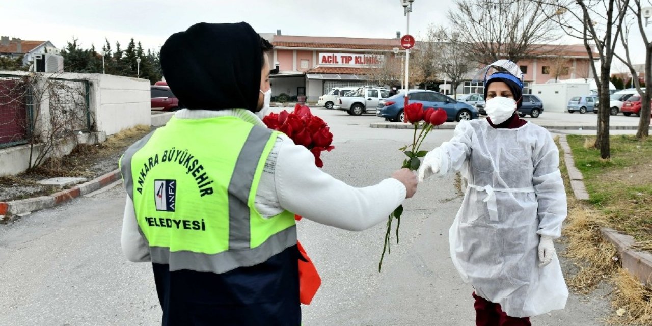 14 Şubat’ta Başkent’te sağlık çalışanlarına kırmızı gül