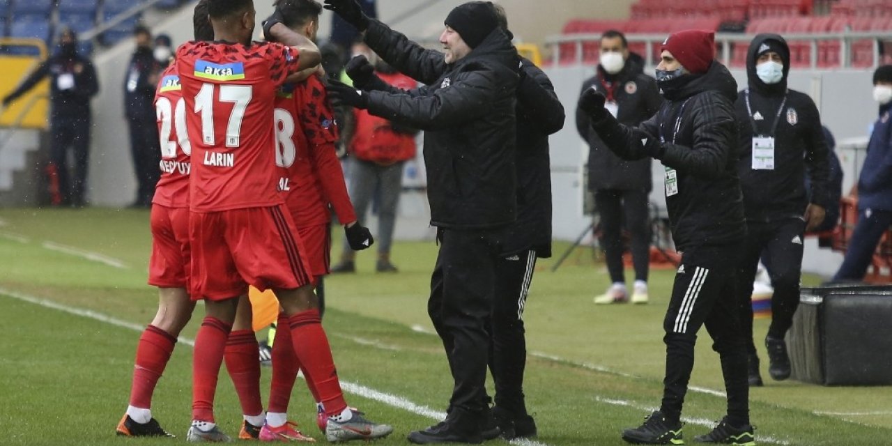 Süper Lig: Gençlerbirliği: 0 - Beşiktaş: 1 (Maç devam ediyor)