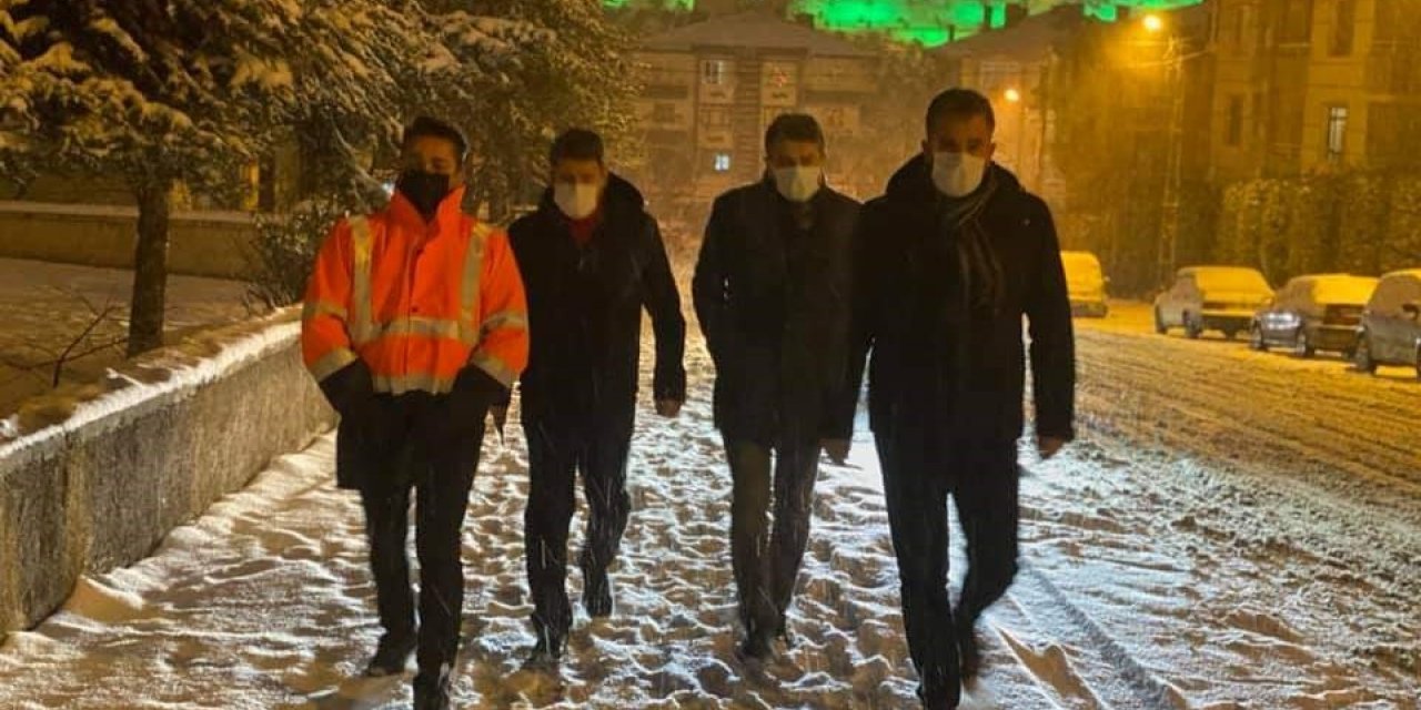 Pursaklar Belediyesi’nden gece gündüz yoğun mesai