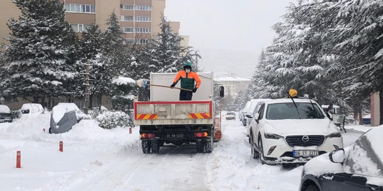 Çankaya’da aralıksız karla mücadele