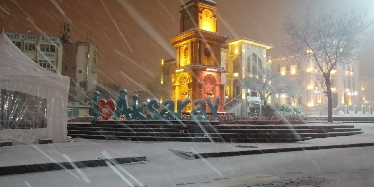 Aksaray’da kar yağışı etkisini sürdürüyor