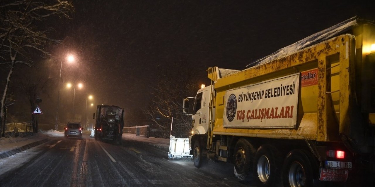 Kayseri’de 218 mahalle yolu ulaşıma açıldı