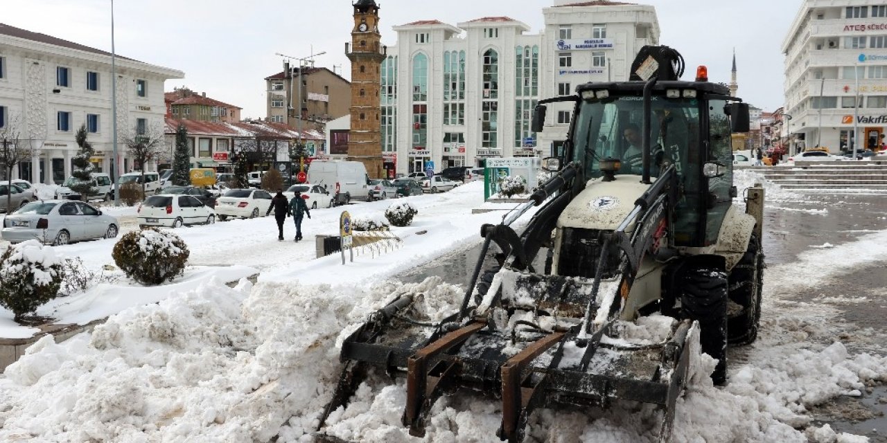 Yozgat Belediyesi karla mücadele çalışmalarına başladı