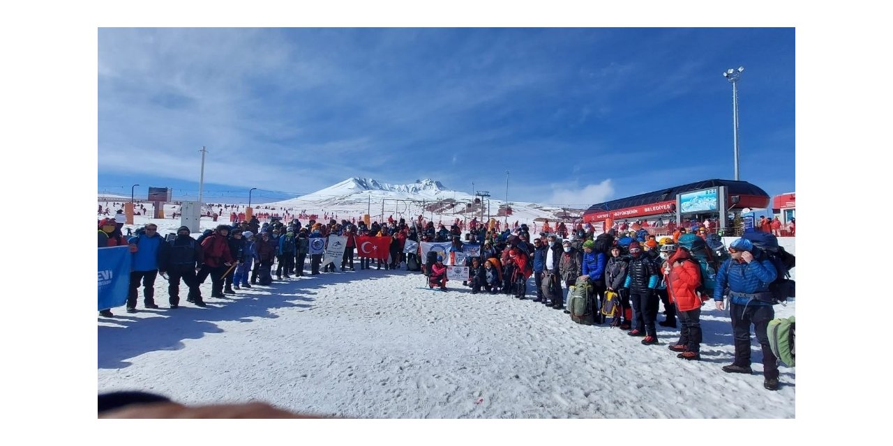 Erciyes Kış Zirve Tırmanışına katılan dağcılara katılım belgeleri verildi