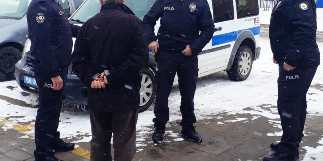 Polisin telaşlı gördüğü vatandaş ikinci kez dolandırılmaktan kurtarıldı