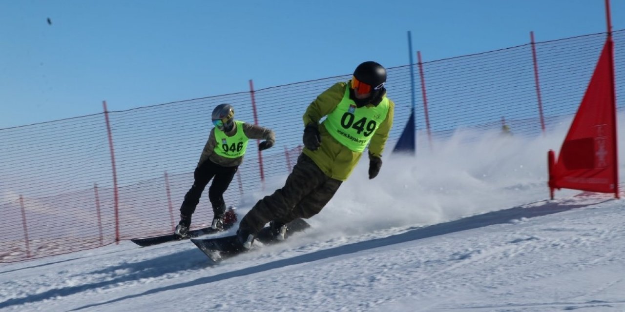 Erciyes’te Snowboard Rüzgarı