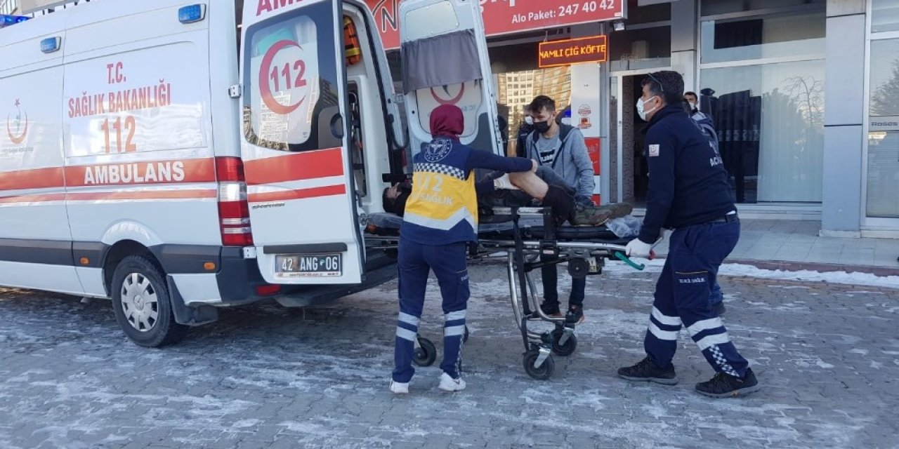 Bulduğu tüfeği göstermek isterken yanlışlıkla birini vurdu