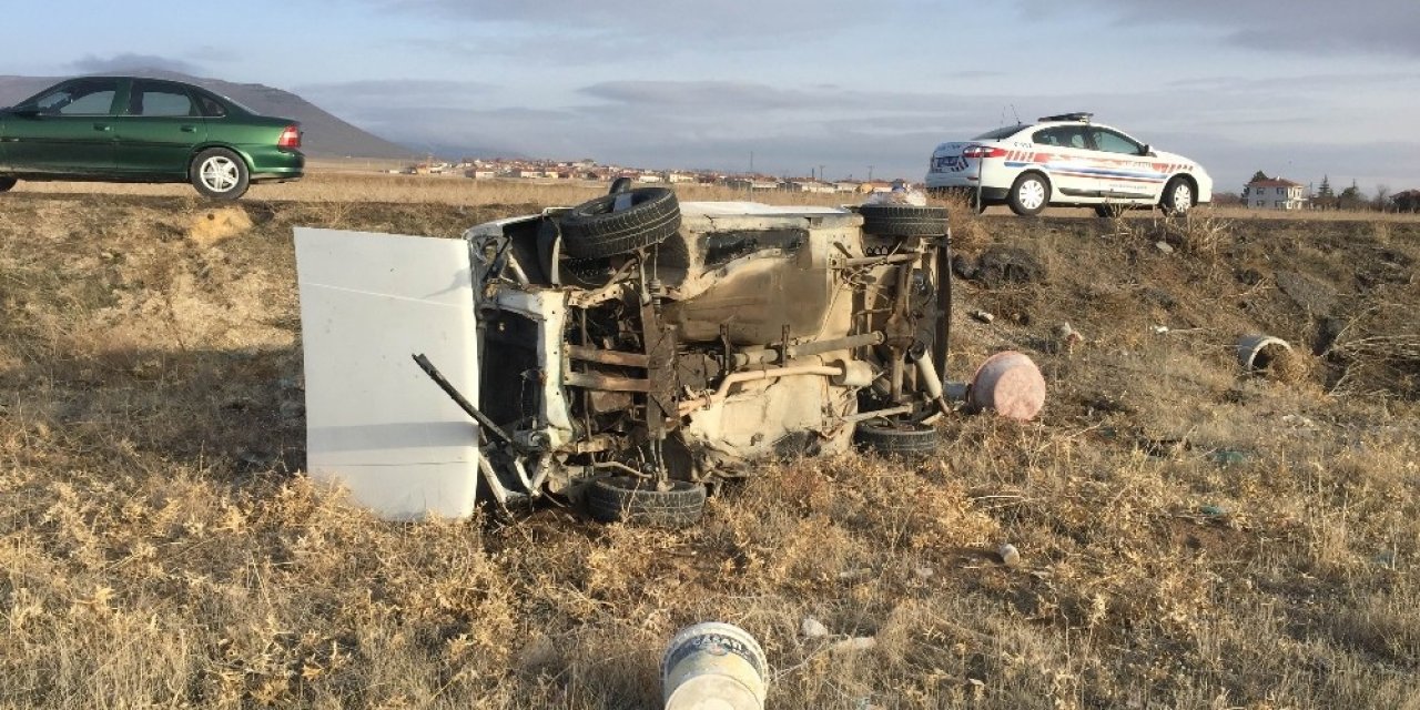 Konya’da işçileri taşıyan otomobil şarampole devrildi: 4 yaralı