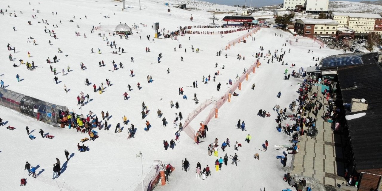 Erciyes’te denetimler artırıldı, pistler turistlere kaldı