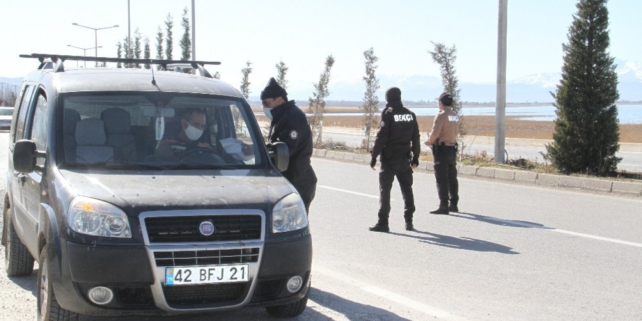 Beyşehir’de sokağa çıkma kısıtlamasına uymayanlara ceza uygulandı