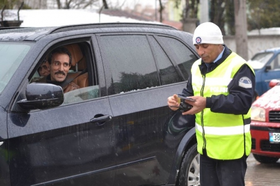 Kulu'da Broşürle Emniyet Kemeri Uyarısı