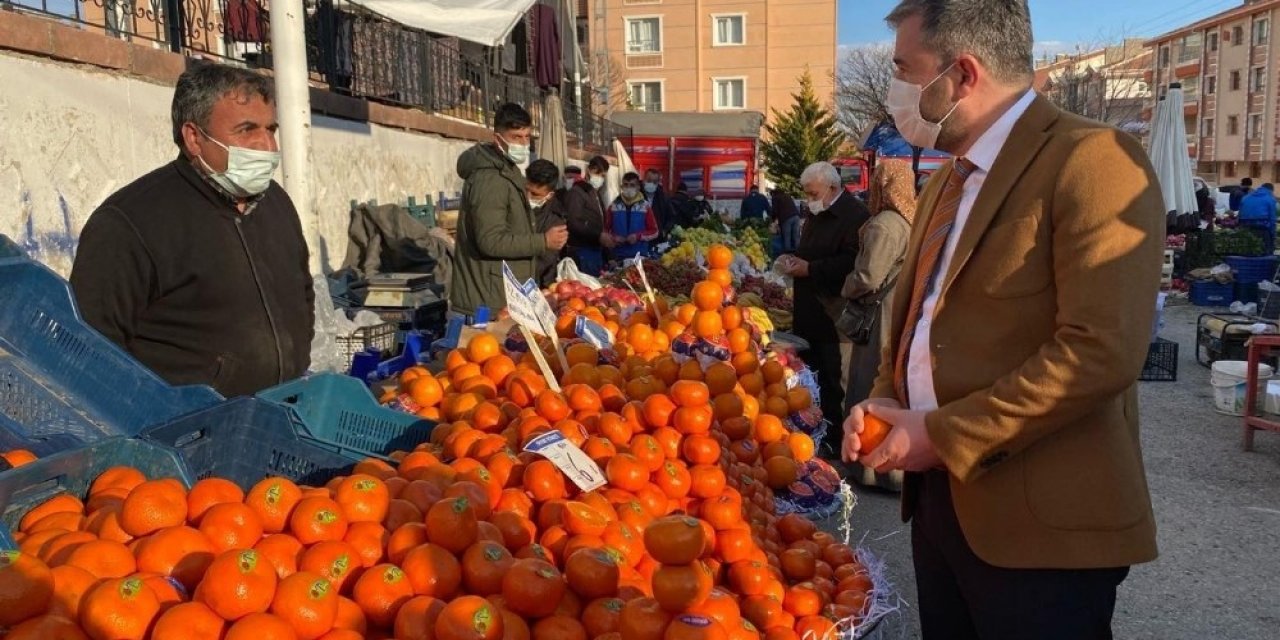 Pursaklar Belediye Başkanı Çetin’den semt pazarlarına ziyaret