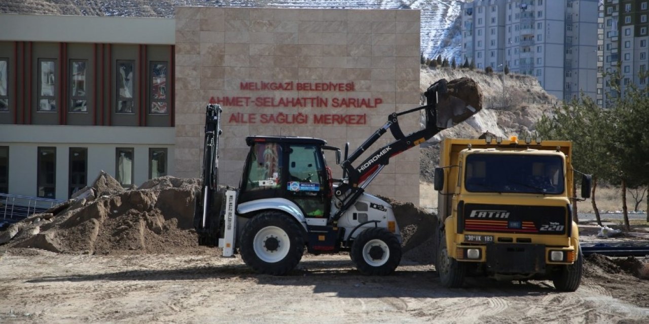 Tınaztepe Aile Sağlığı Merkezi çevre düzenlemesi başladı