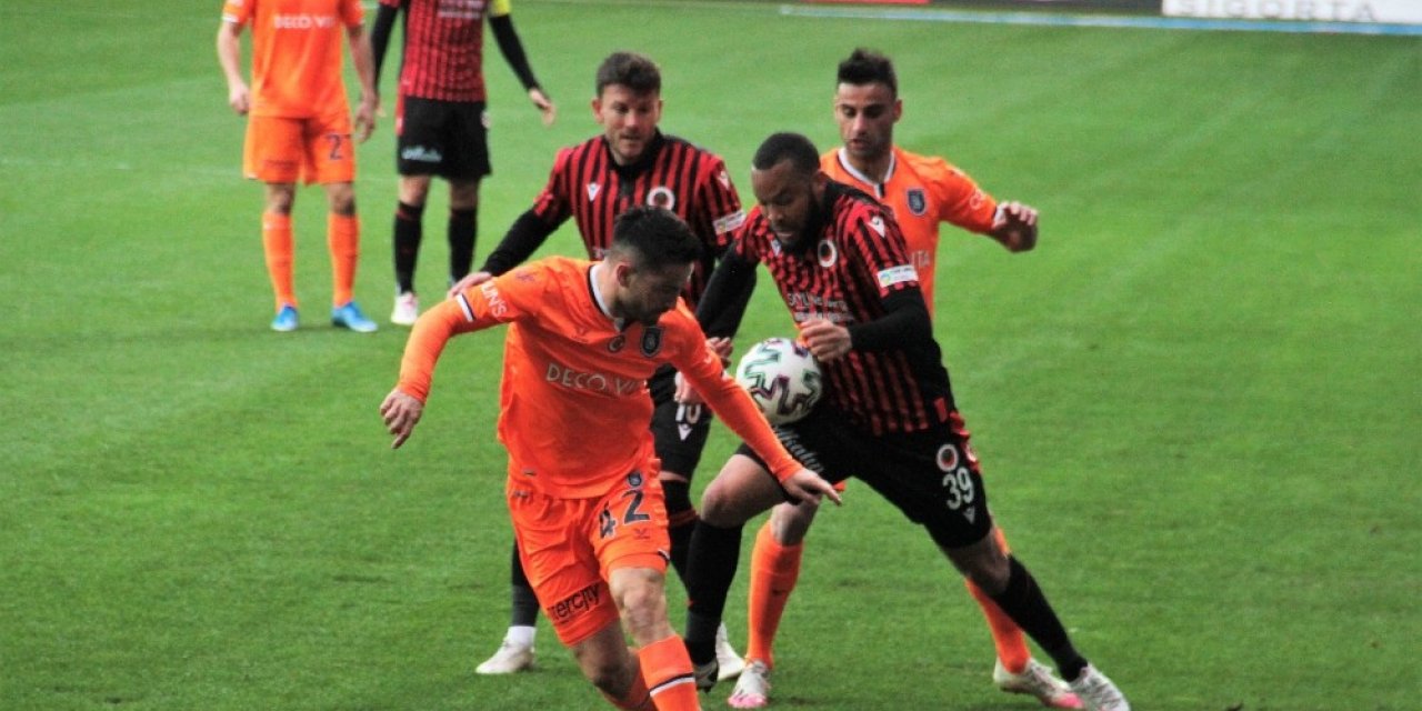 Süper Lig: Gençlerbirliği: 0 - M. Başakşehir: 0 (İlk yarı)