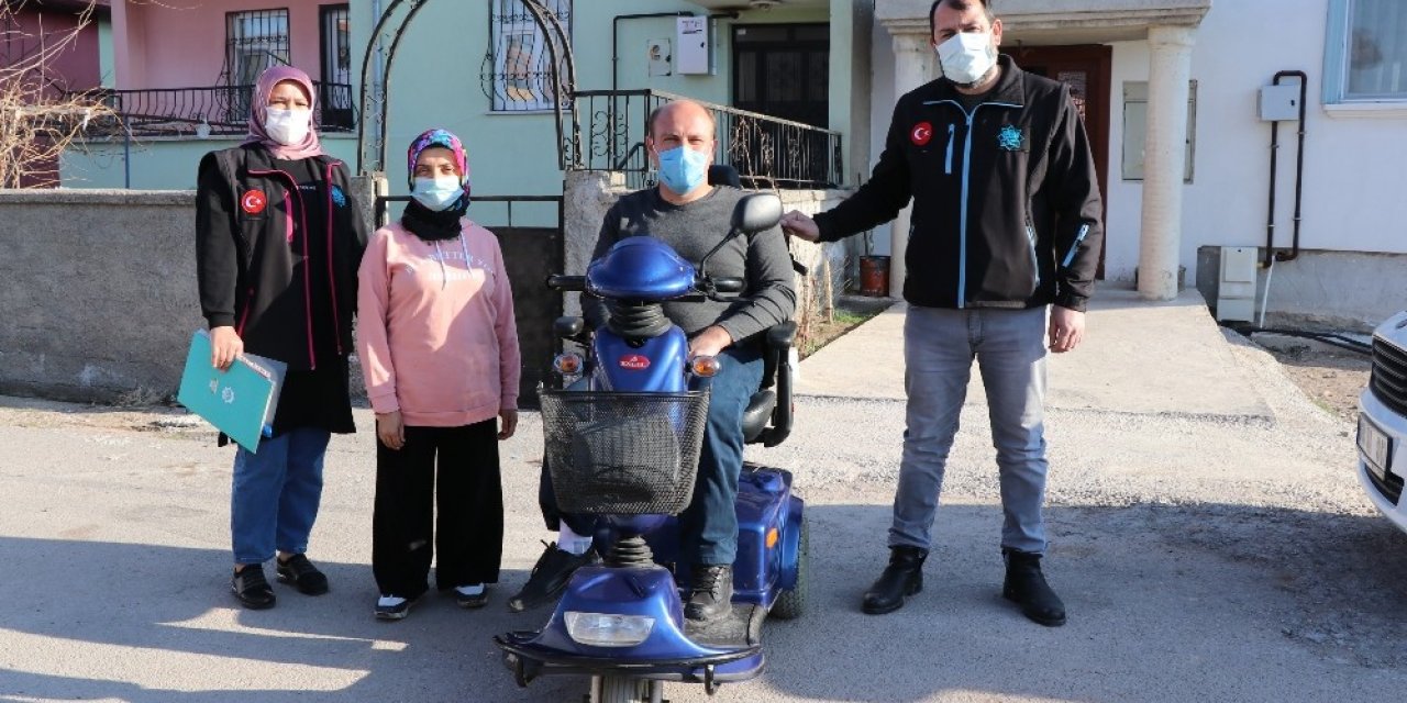 Belediye Başkanı Dinçer’den engelli vatandaşa akülü araç sürprizi