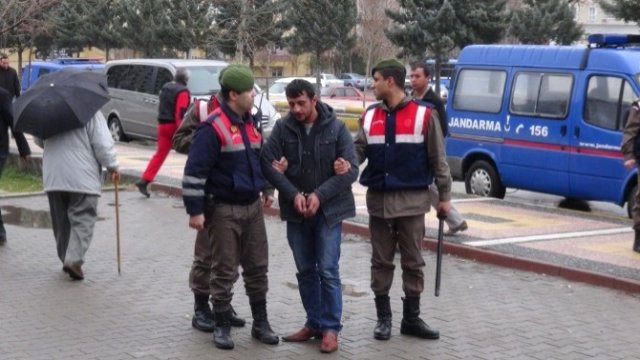 Bakkal hırsızları tutulanıp, cezaevine gönderildi