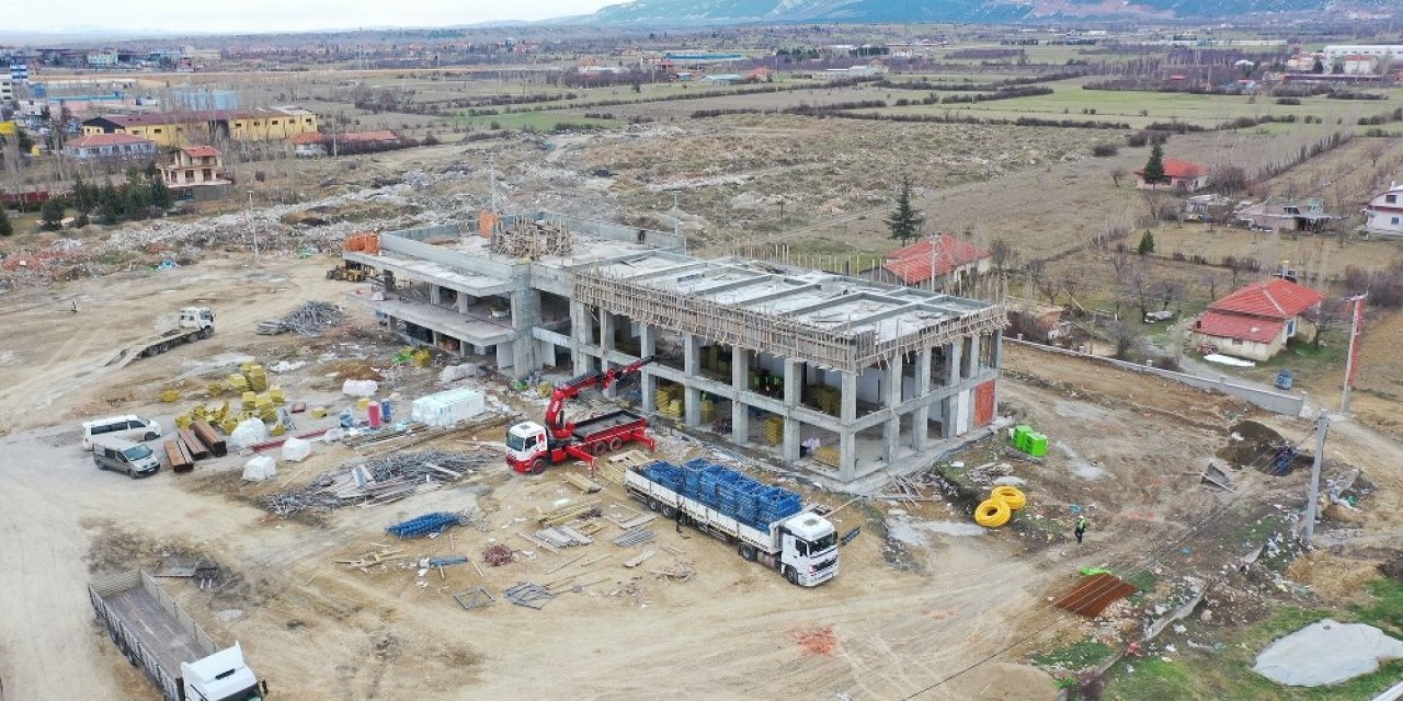 Yeni Akşehir Otogarı hızla yükseliyor