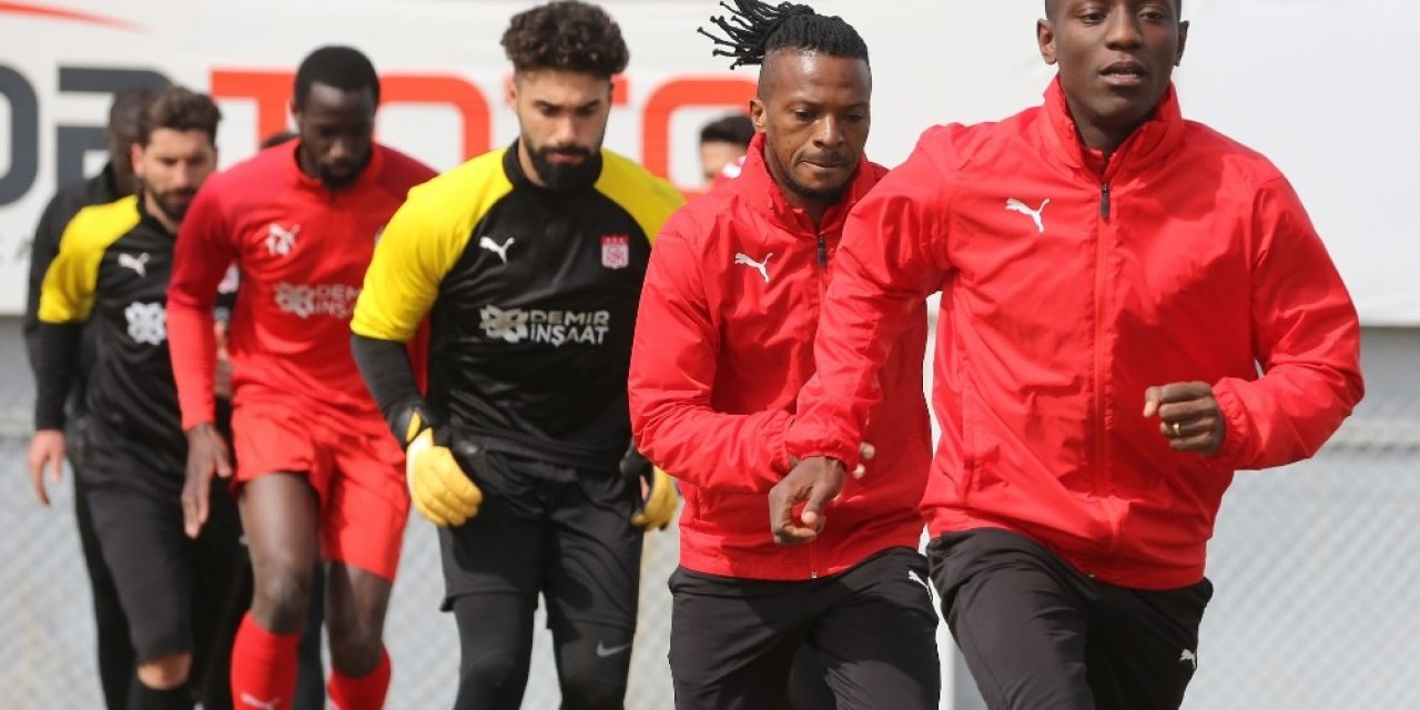 Sivasspor’da Karagümrük mesaisi sürüyor