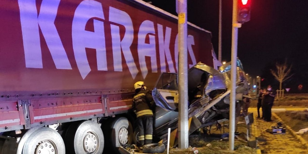 Konya’da tır ile otomobil çarpıştı: 5 yaralı