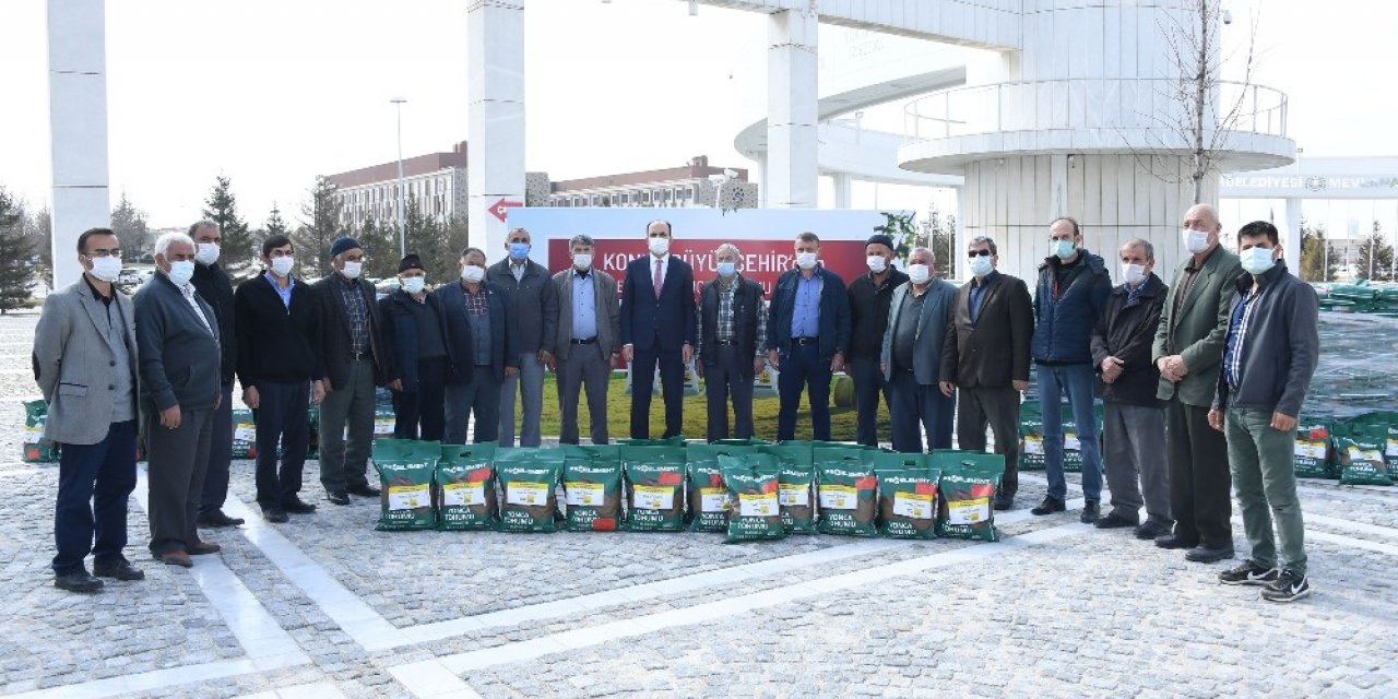 Konya Büyükşehir’den çiftçiye sertifikalı yonca tohumu desteği