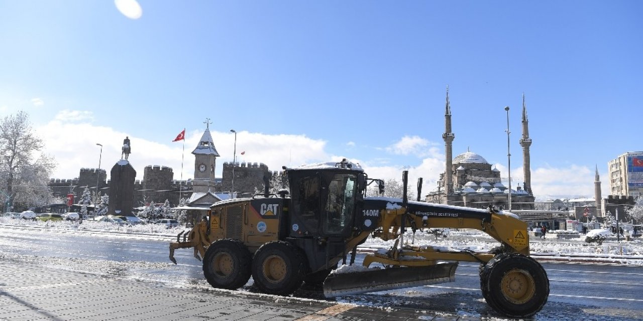 Büyükşehir ile yollar açık