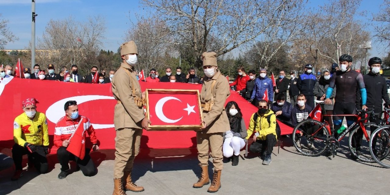 Kurtuluş mücadelesi verilen toprakları 2 yıl boyunca dolaşacak Türk bayrağı yola çıktı