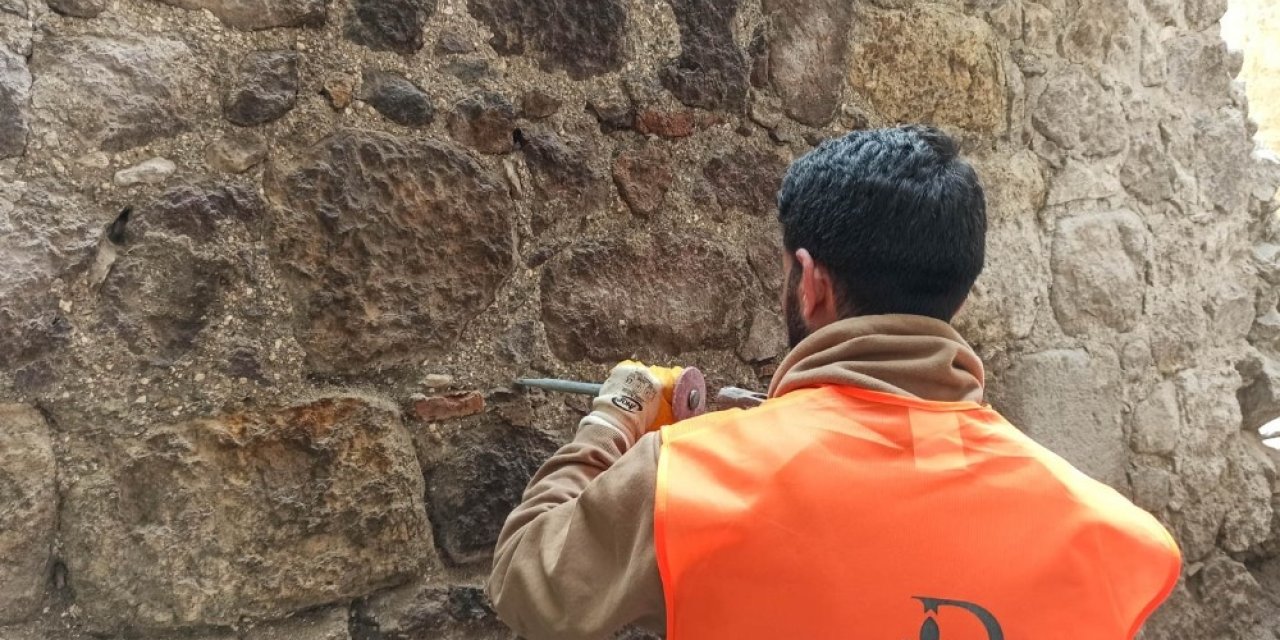 Başkent’in tarihi çeşmelerinde titiz çalışma