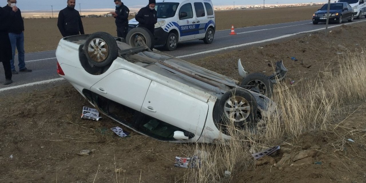 Takla atan otomobilden hafif yaralı kurtuldular