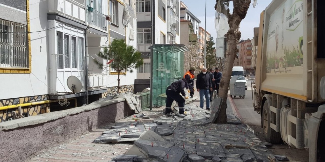 Konya’da şiddetli rüzgar maddi hasara yol açtı