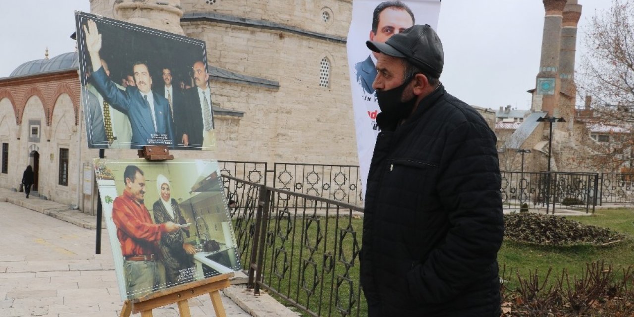 Yazıcıoğlu kent meydanında fotoğraflarıyla anıldı