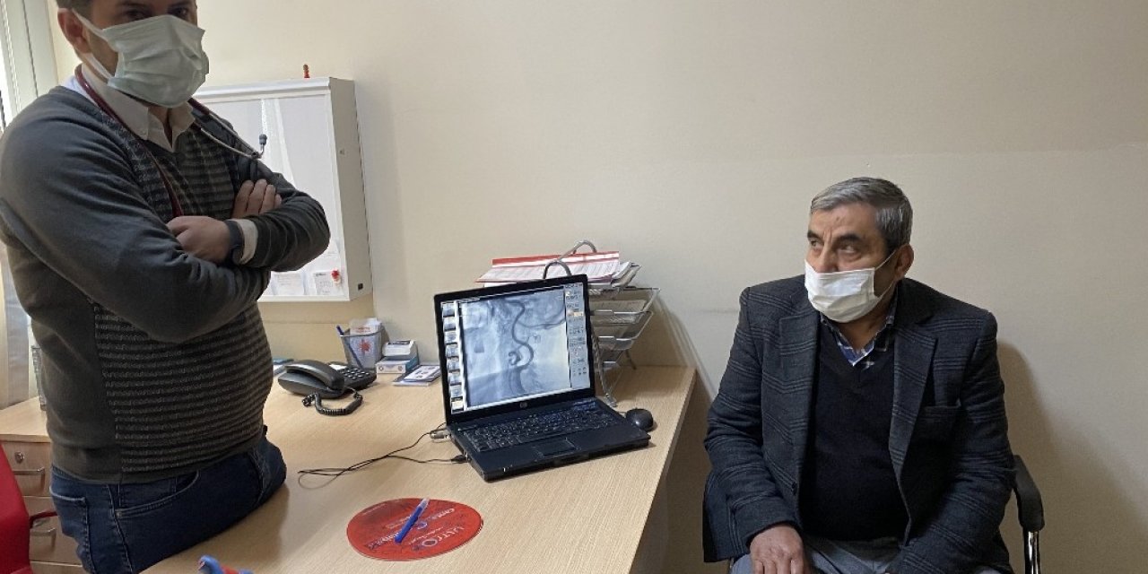 Niğde’de damar rahatsızlığı olan hastanın boynuna stent takıldı