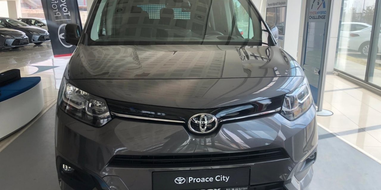 Toyota’nın yeni hafif ticarisi ‘Proace City’ lansman özel fiyatları ile alıcılarını bekliyor