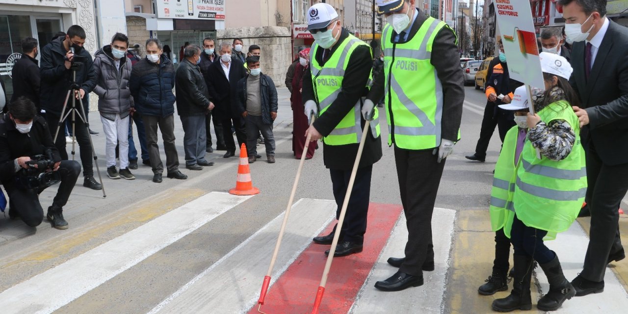 Sivas’ta yaya geçitlerine kırmızı çizgiler çekildi