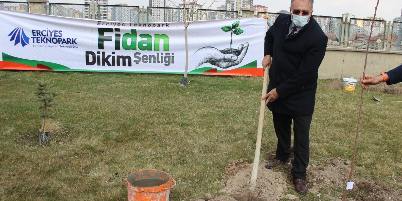 Orman Haftasında Erciyes Teknopark’da fidanlar toprakla buluştu