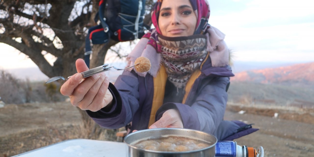 Koyunun böbrek yağıyla yapılan enerji deposu Tonus köftesi lezzetiyle damak çatlatıyor