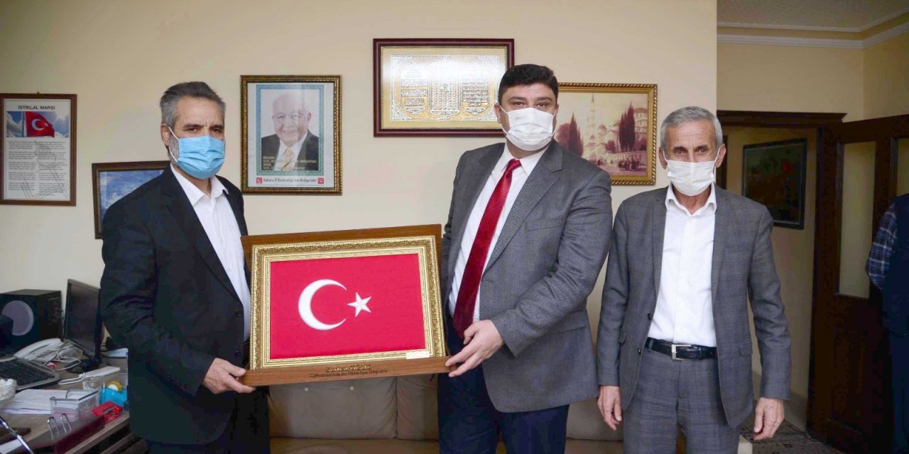 Başkan Oğuz’dan “siyasi nezaket” ziyaretleri