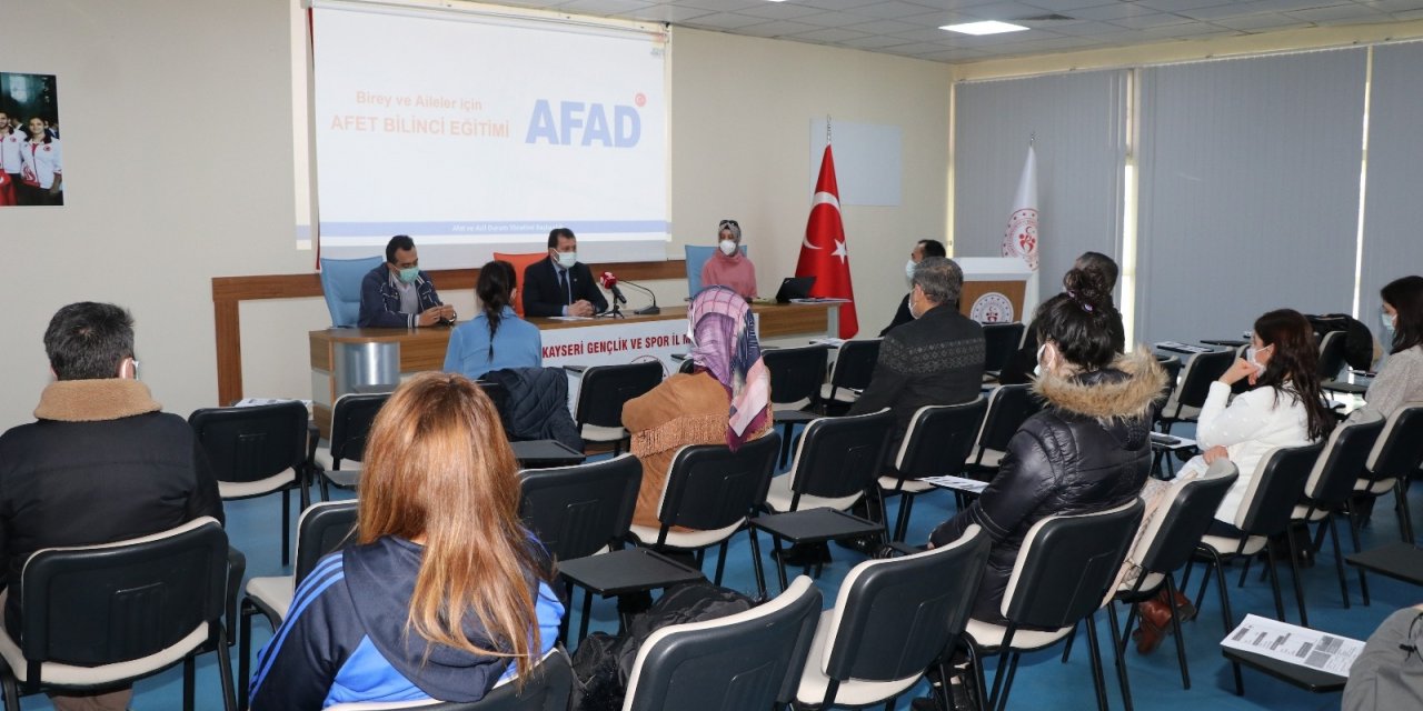 Gençlik ve Spor Müdürlüğü’nde afet eğitim seferberliği başlatıldı