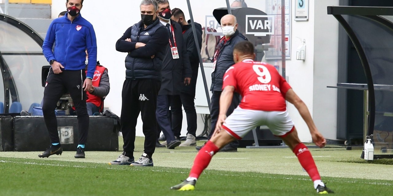 Ersun Yanal: “Rakibimizin girdiği bir pozisyon bizi bugün puansız bıraktı”