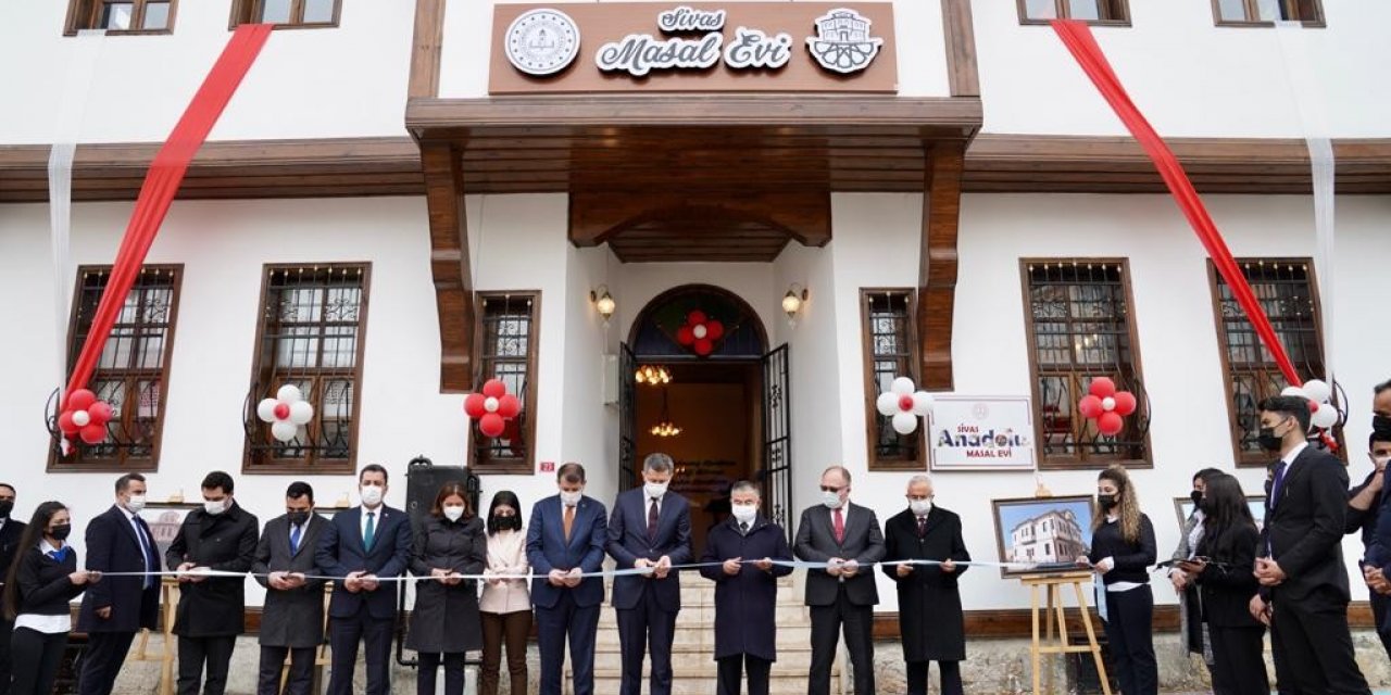 Bakan Selçuk, Masal Konağı’nın açılışını yaptı