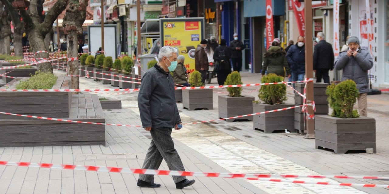 Eskişehir’de yoğunluk oluşturan parklar kapatıldı