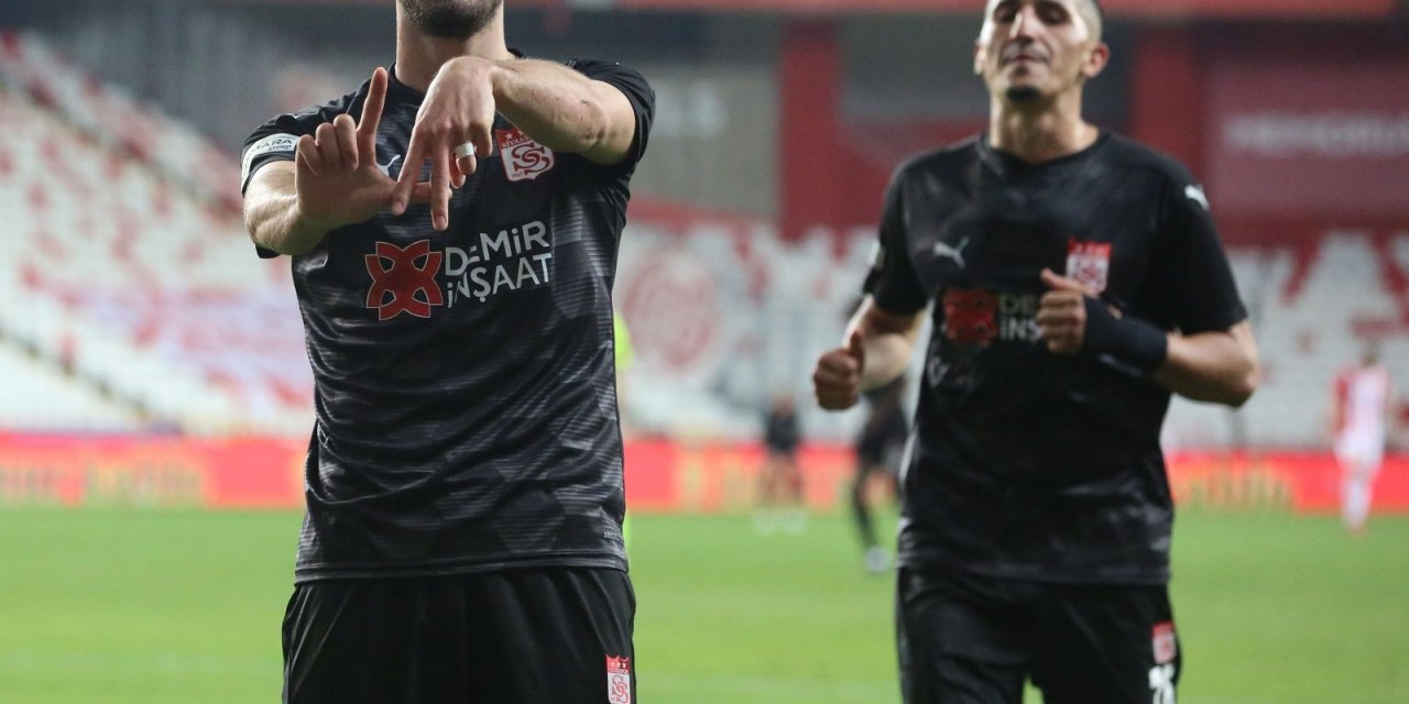 Sivasspor’da Erdoğan Yeşilyurt, gol sayısını 3 yaptı