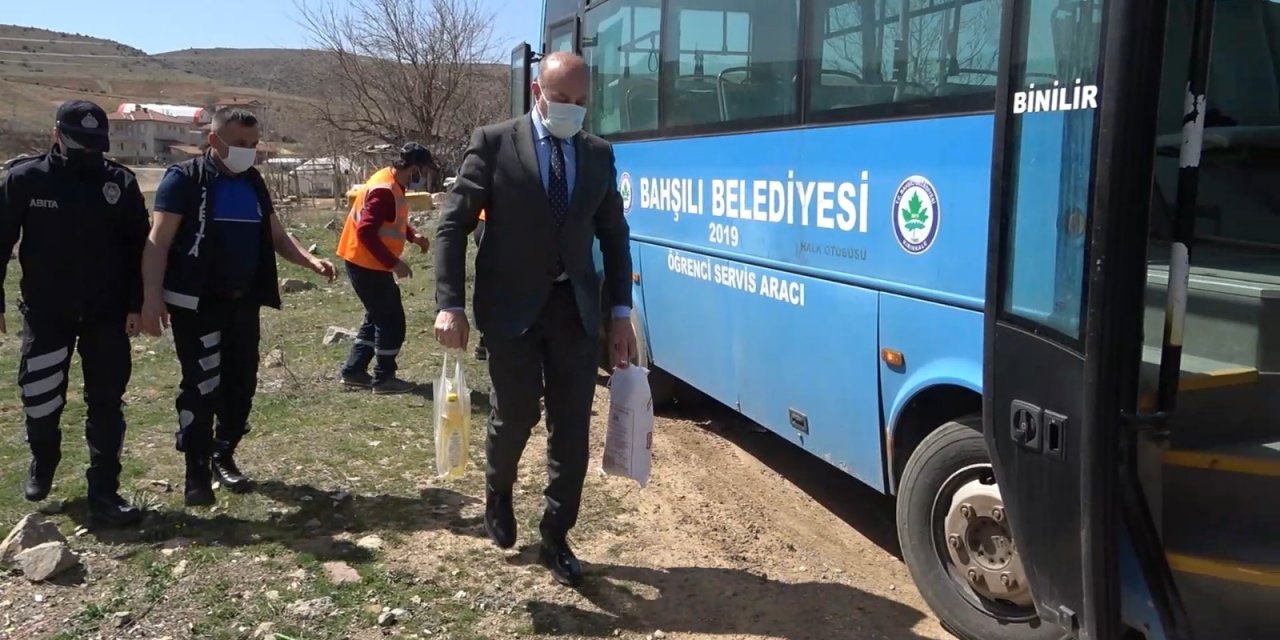 Bahşılı’da bin aileye yağ ve un dağıtıldı