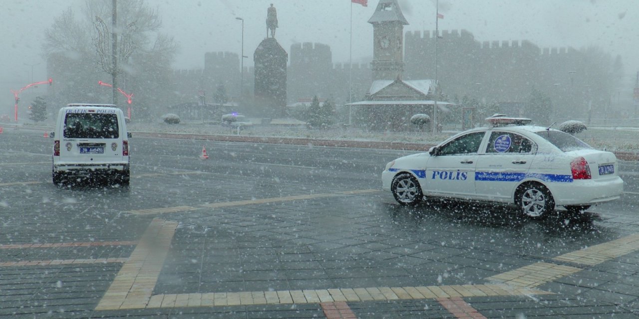 Emniyet Genel Müdürü Aktaş ve İl Emniyet Müdürü Karabörk’ün Polis Haftası mesajı