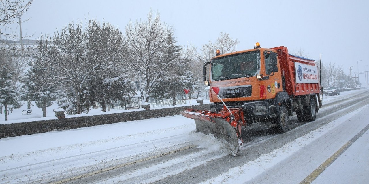 Kayseri Büyükşehir ekipleri hazır kıta