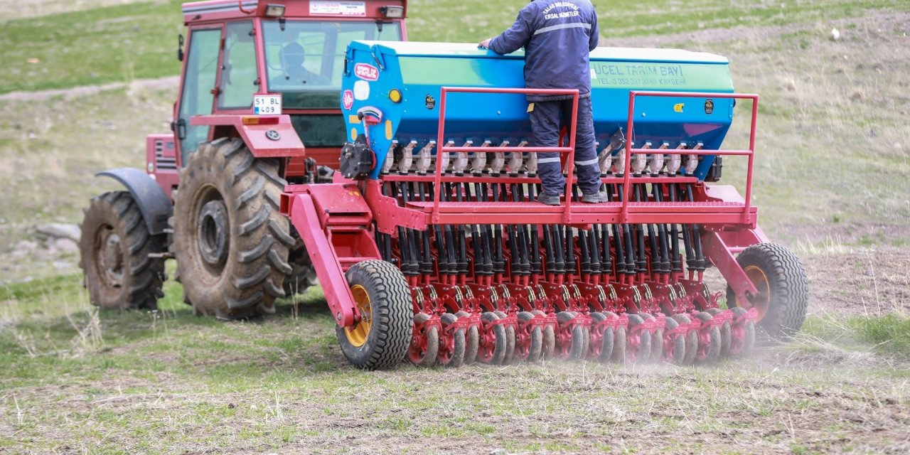 Talas’ta anıza direkt ekim makinesi ile ekimler başladı