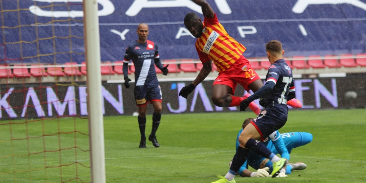 Süper Lig: Kayserispor: 0 - Antalyaspor: 1 (İlk yarı)