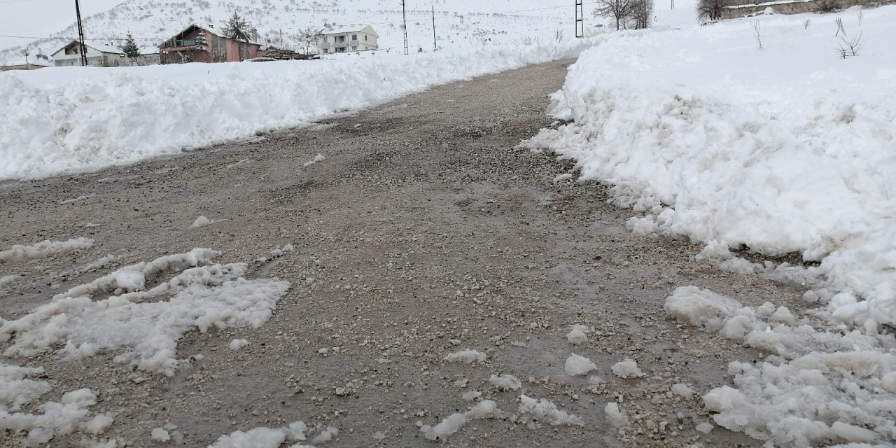 Aksaray’da kapanan köy yolları trafiğe açıldı